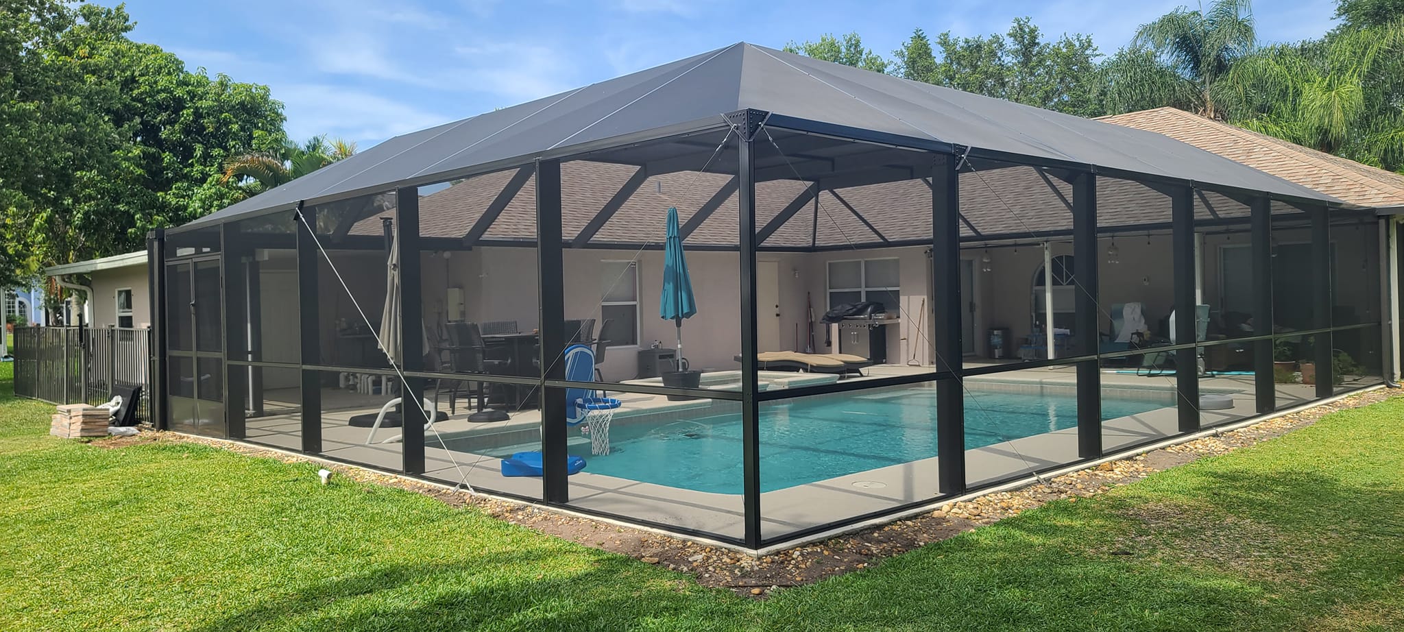 Day's Aluminum Product Screen Enclosure and Shutters Melbourne